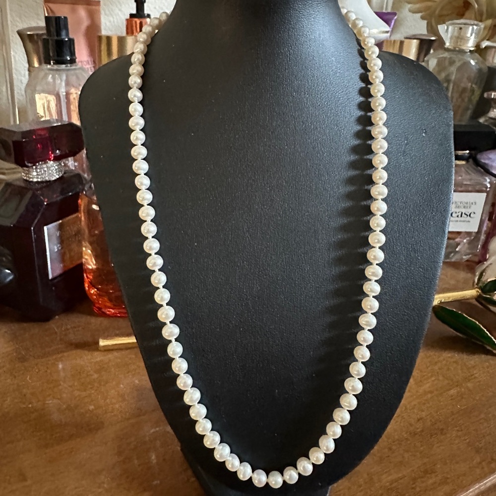 Elegant Freshwater White Pearl Necklace with 14K Clasp